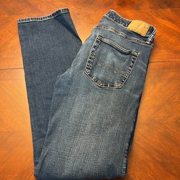 American Eagle Bootcut Jeans - Picture 2 of 8